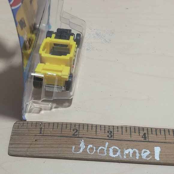 Yellow Hot Wheels Pixel Shaker Diecast Toy Car 2021 Mainline Collection - Picture 9 of 9